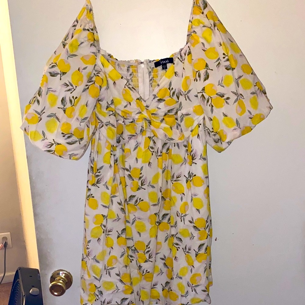 4 for 20.00 ❤️Trixxi Lemon Print Dress with Yellow Accents Blouse
